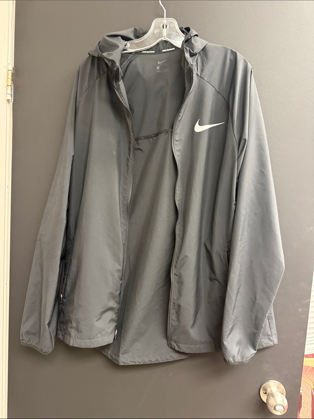 Nike Men’s Black Hooded Windbreaker with NWOT
